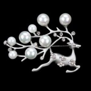 3 for $20 🛍 Christmas brooch silver reindeer